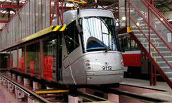 Moderní tramvaj v Brništi, připravená k provozu.