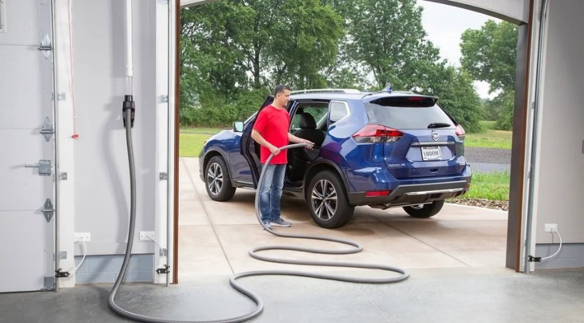 Vroom Retract Vac® - automatický vysavač pro auta, snadné čištění interiéru vozidla.